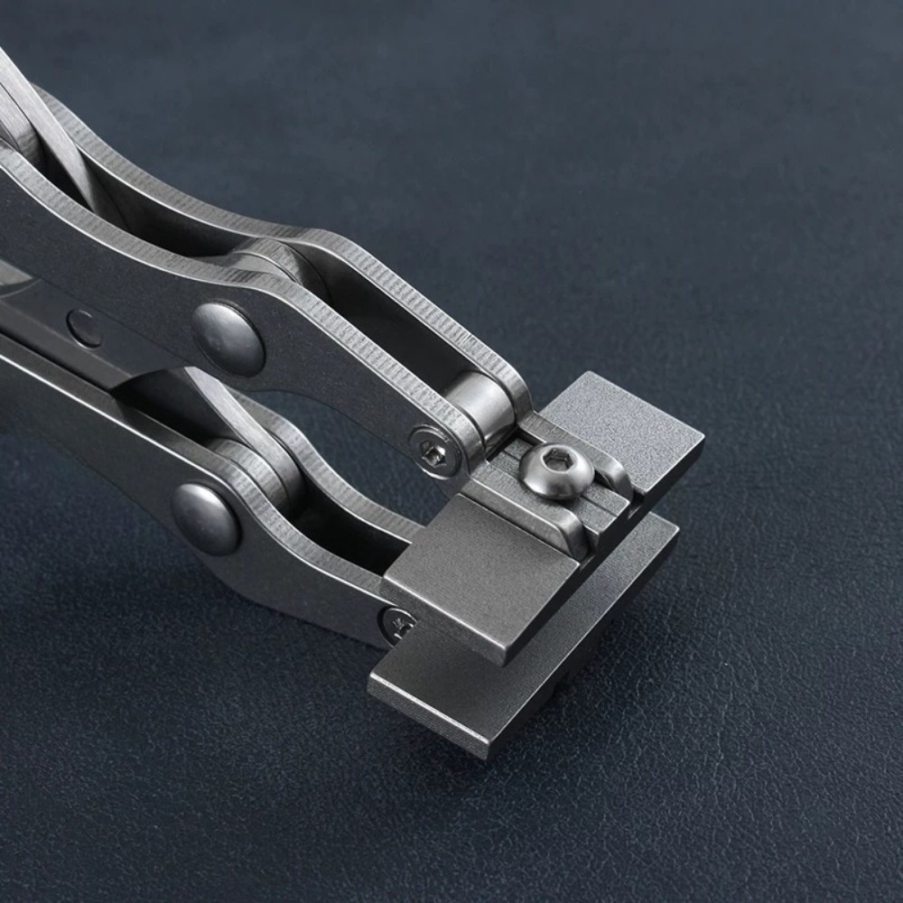 Alicate de Mandíbula Plana de  - Pliers avaliação e preço